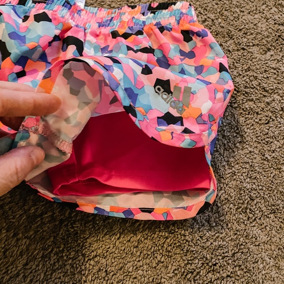 Adidas shorts lined 3T - Picture 4 of 4